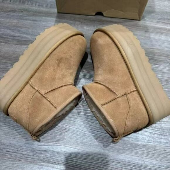 UGG Australia Classic Ultra Mini Platform Boots - Picture 3 of 9